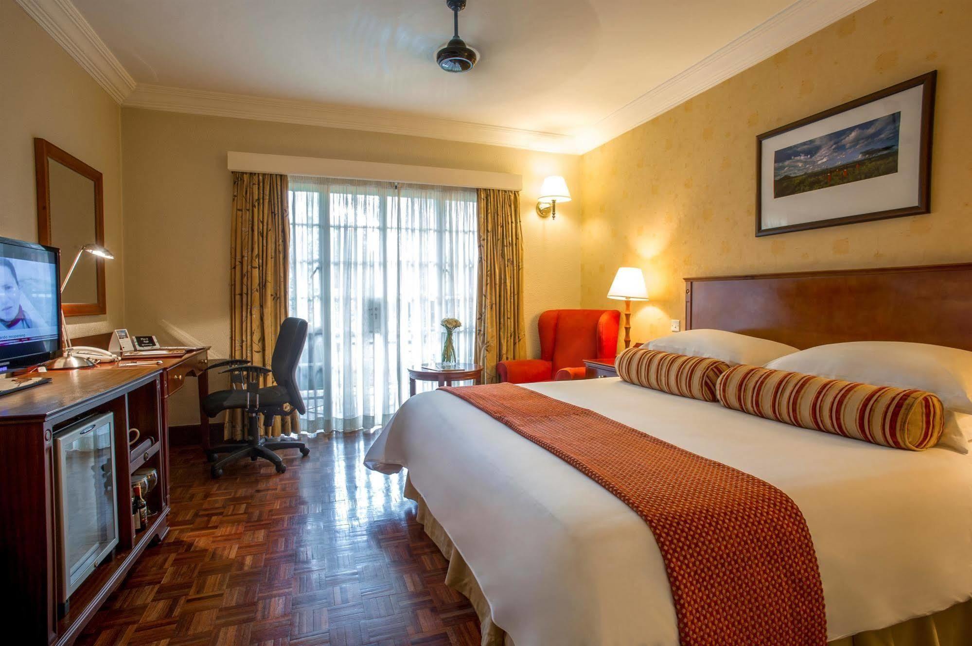 Southern Sun Mayfair Найроби Экстерьер фото